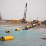 عملیات کشش لوله از ساحل در طرح پایانه نفتی جاسک پایان یافت