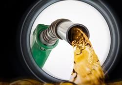 پیش‌بینی افزایش ۳۰ درصدی قیمت بنزین آمریکا در فصل تابستان