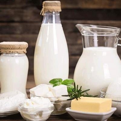 مصرف شیر و لبنیات در خانواده‌های ایرانی به حداقل ممکن رسید / آمار عجیب از روند نزولی مصرف لبنیات 